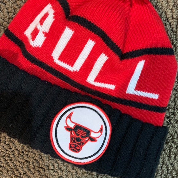 Chicago Bulls Beanie by Mitchell & Ness - Picture 5 of 6